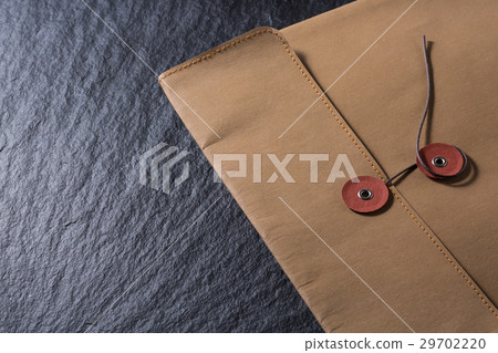 Presentation materials 29702220