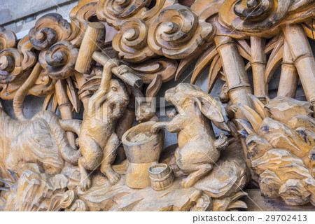 Wood carving 29702413