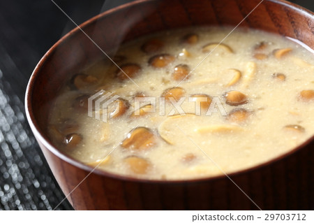 Nanpo miso soup 29703712