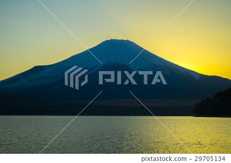 富士山在日落Yamanakako 29705134