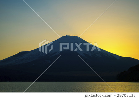 富士山在日落Yamanakako 富士山在日落Yamanakako 29705135