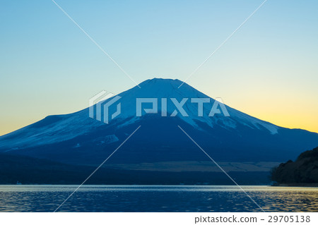 富士山在日落Yamanakako 富士山在日落Yamanakako 29705138