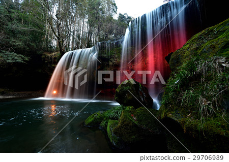 Nabegataki Falls 29706989