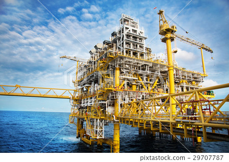 Oil and gas platform in the gulf or the sea, 29707787