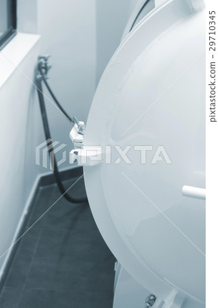 Hyperbaric oxygen tank chamber Hyperbaric oxygen tank chamber 29710345