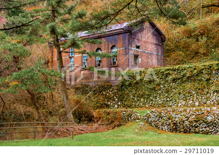 A historical heritage of the sky wrapped in autumn leaves! ! Oriental Machupicchu (Niihama City Ehime Prefecture Besshi Copper Mountain Trace) 29711019