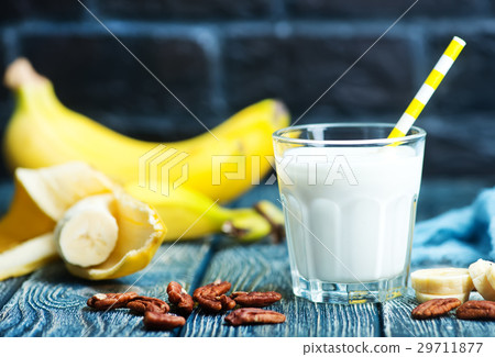 banana yogurt 29711877