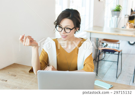 Net auction image 29715132