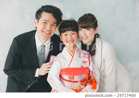 13 temple visits, kimono, younger 29717400