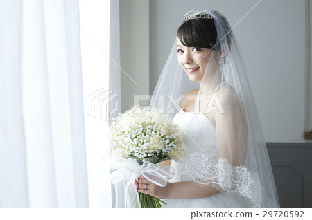 Wedding dress  29720592