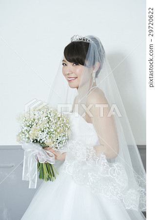 Wedding dress  29720622