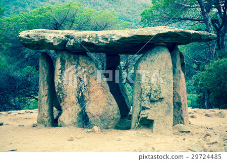 Pedra Gentil megalith Pedra Gentil megalith 29724485