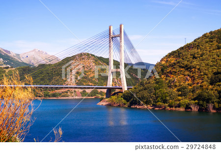 Bridge over reservoir of Barrios de Luna Bridge over reservoir of Barrios de Luna 29724848