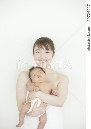 Newborns and mothers Newborns and mothers 29724997