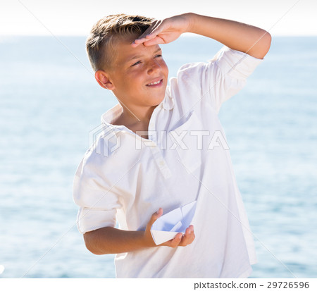 boy origami boat boy origami boat 29726596