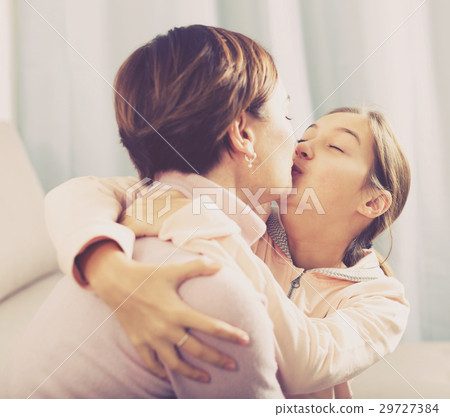 Daughter asks for forgiveness 29727384