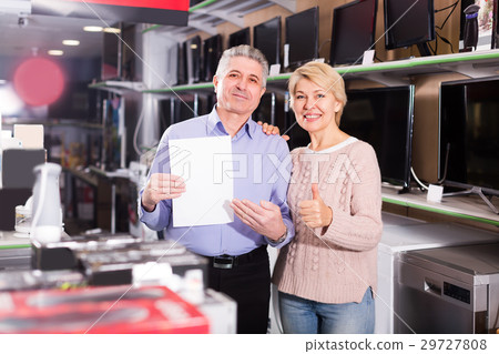 Married adults are buying in store on credit Married adults are buying in store on credit 29727808