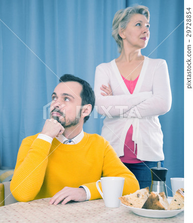 Mother and son arguing 29728854