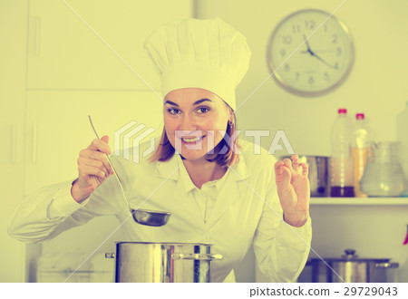 Cook tasting food Cook tasting food 29729043