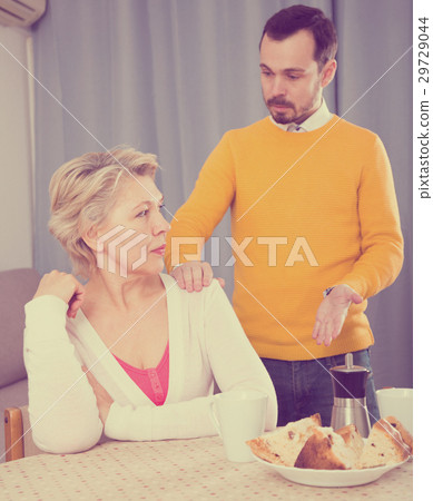 Mother and son arguing 29729044