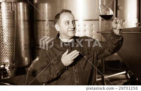 worker costs with wineglass 29731258