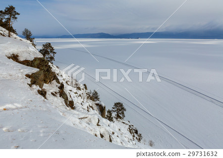 Road on the ice of winter lake Baikal 29731632