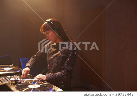 Female DJ Female DJ 29732442