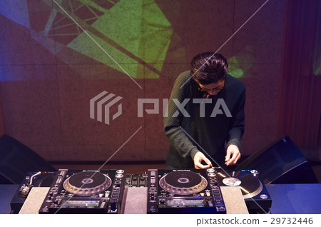 男DJ 男DJ 29732446