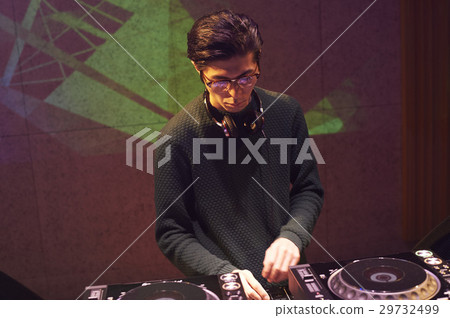 Male DJ Male DJ 29732499