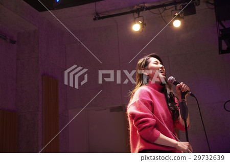 俱樂部現場歌手 29732639