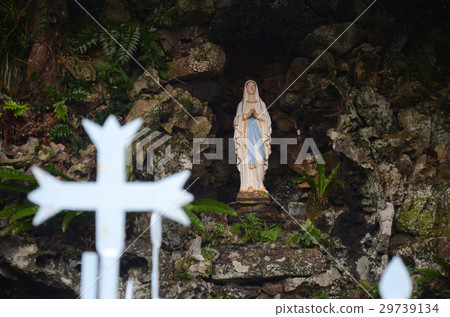 Statue of Maria of Inoueura church 29739134