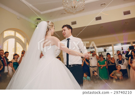 wedding first dance 29740210