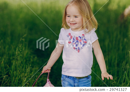 child near tree child near tree 29741327