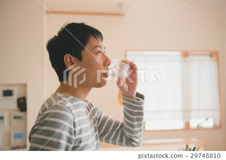 飲料 喝 喝酒 29748810