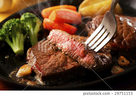 Cows thigh meal steak - Stock Photo [29751153] - PIXTA