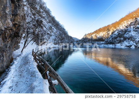 Plitvice lakes with beautiful reflections 29758758