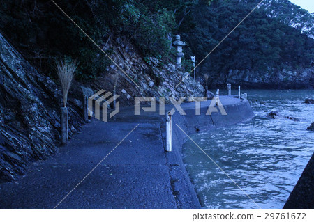 Entrance by the sea Entrance by the sea 29761672