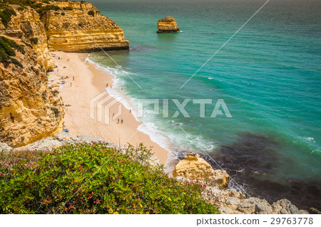 Marinha Beach, located on the Atlantic 29763778
