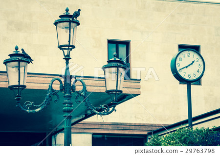 Lantern on the facade of old italian house. 29763798