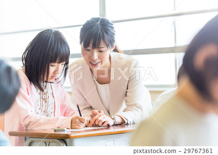 小學，課程形象 29767361