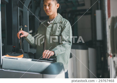 forklift, forklifts, person 29767468