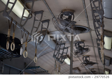 舊火車車廂天頂老電扇旋轉 old train cabin 古い列車のキャビン 舊火車車廂天頂老電扇旋轉 old train cabin 古い列車のキャビン 29770526