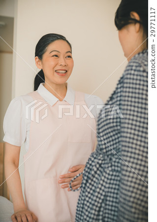 pregnant, pregnant woman, method of breathing 29771117