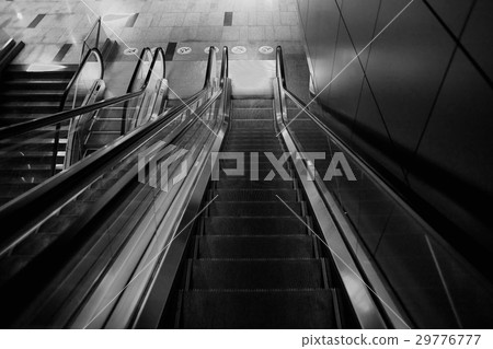 Escalators at the airport 29776777