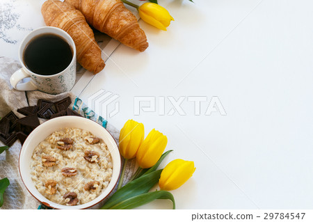 Healthy breakfast Healthy breakfast 29784547