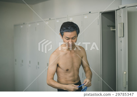 changing room, pool, pools 29785347