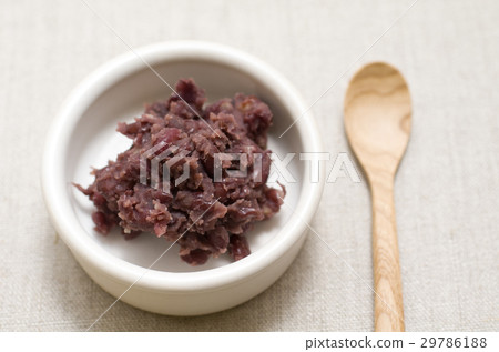 Bean paste 29786188