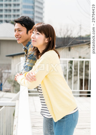 年輕夫婦 29794419