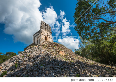 El Mirador mayan pyramid, Labna ruins, Mexico El Mirador mayan pyramid, Labna ruins, Mexico 29796338