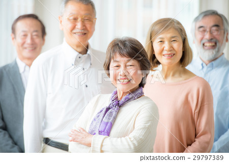 高級男女微笑著5人 高級男女微笑著5人 29797389